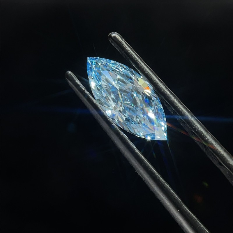 Diament laboratoryjny o barwie fantazyjnej markiza, 1.5ct, VVS2, Fancy Vivid Blue, IGI LG638446768 Diament laboratoryjny o barwie fantazyjnej markiza, 1.5ct, VVS2, Fancy Vivid Blue, IGI LG638446768