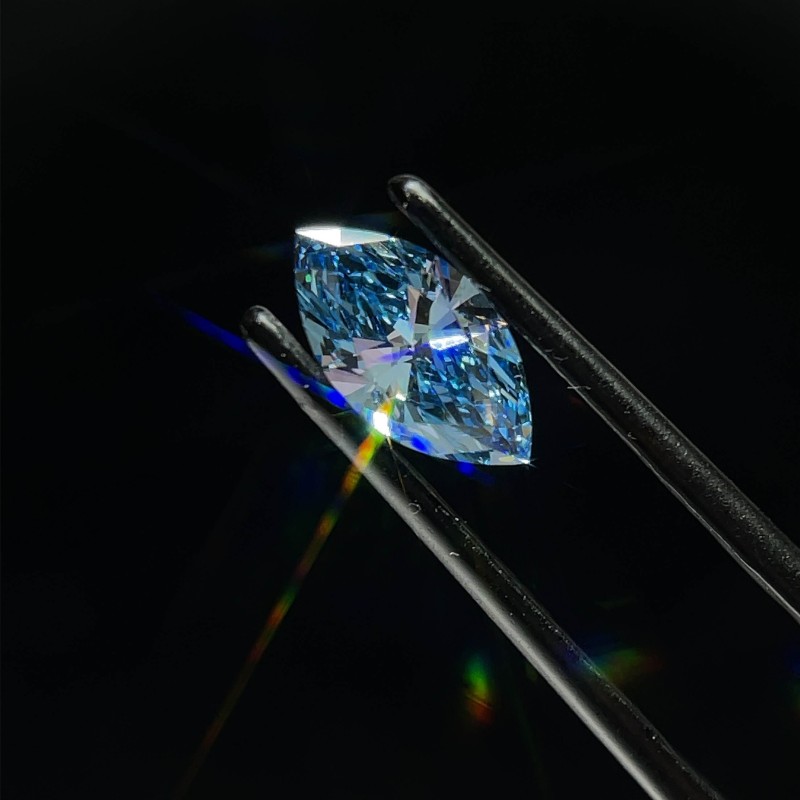 Diament laboratoryjny o barwie fantazyjnej markiza, 0.9ct, VVS2, Fancy Vivid Blue, IGI LG585336488 Diament laboratoryjny o barwie fantazyjnej markiza, 0.9ct, VVS2, Fancy Vivid Blue, IGI LG585336488