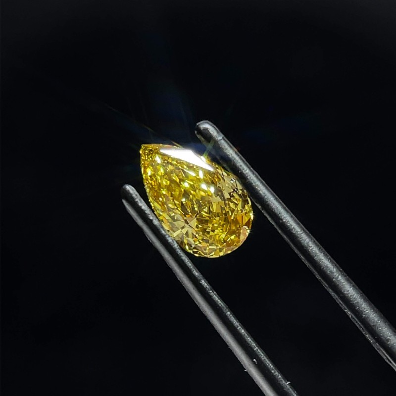 Diament laboratoryjny o barwie fantazyjnej szlif gruszkowy, 0.94ct, VVS2, Fancy Intense Yellow, IGI LG598326431 Diament laboratoryjny o barwie fantazyjnej szlif gruszkowy, 0.94ct, VVS2, Fancy Intense Yellow, IGI LG598326431