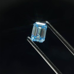 Diament laboratoryjny o barwie fantazyjnej szlif szmaragdowy, 0.94ct, VVS2, Fancy Vivid Blue, IGI LG588342765
