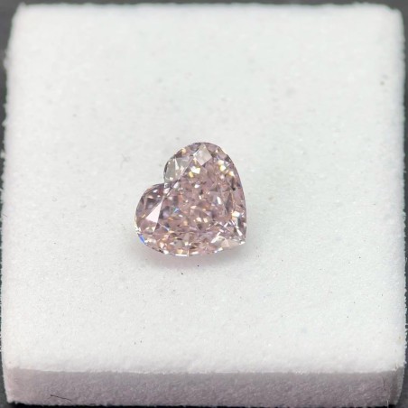 Diament o barwie fantazyjnej serce, 0.3ct, SI2, Fancy Light Orangey Pink, GIA 2427714210