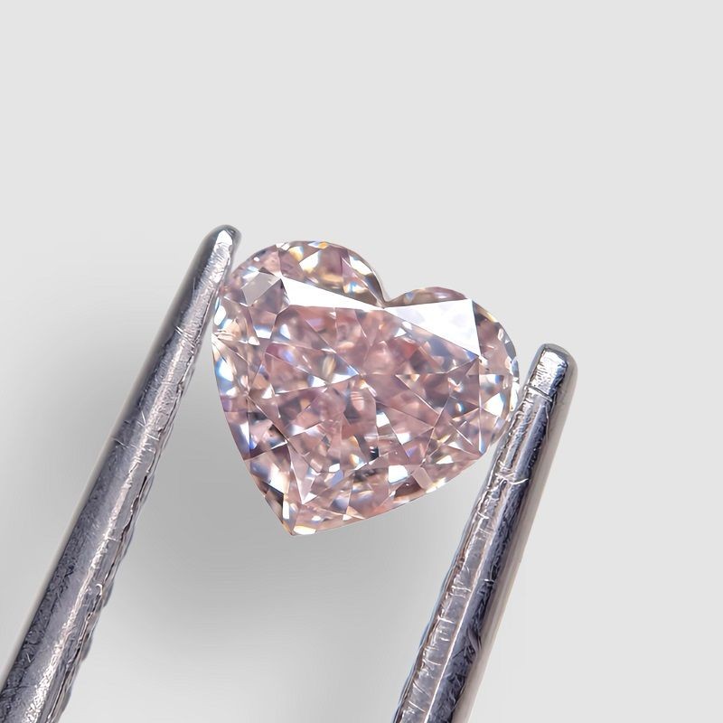Diament o barwie fantazyjnej serce, 0.7ct, SI1, Fancy Orangey Pink, GIA 6511341725 Diament o barwie fantazyjnej serce, 0.7ct, SI1, Fancy Orangey Pink, GIA 6511341725