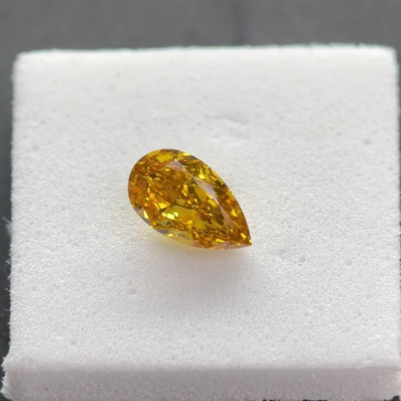 Diament o barwie fantazyjnej szlif gruszkowy, 0.3ct, VS2, Fancy Deep Orange Yellow, GIA 6461808838 Diament o barwie fantazyjnej szlif gruszkowy, 0.3ct, VS2, Fancy Deep Orange Yellow, GIA 6461808838