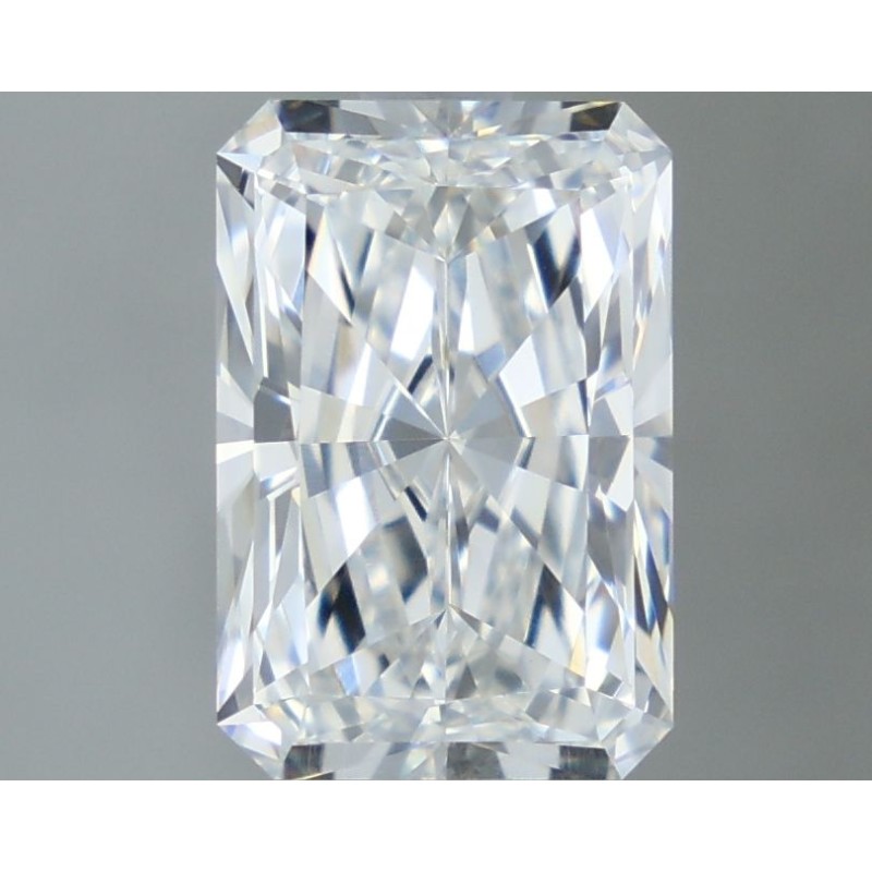 Diament laboratoryjny bezbarwny radiant, 2.61ct, VVS1, E, IGI LG718507430 Diament laboratoryjny bezbarwny radiant, 2.61ct, VVS1, E, IGI LG718507430